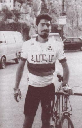Viken Zakarian — ciclista y militante armenio